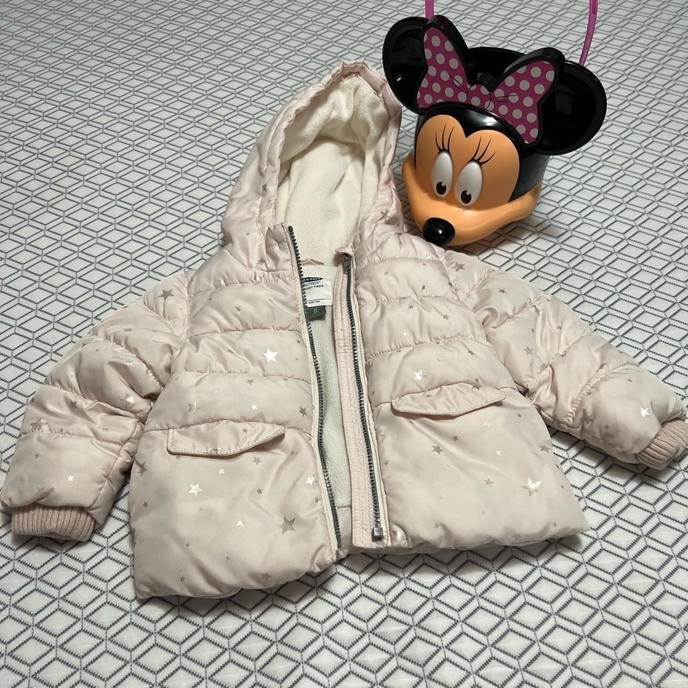 Old navy toddler girl puffy jacket color white with little stars